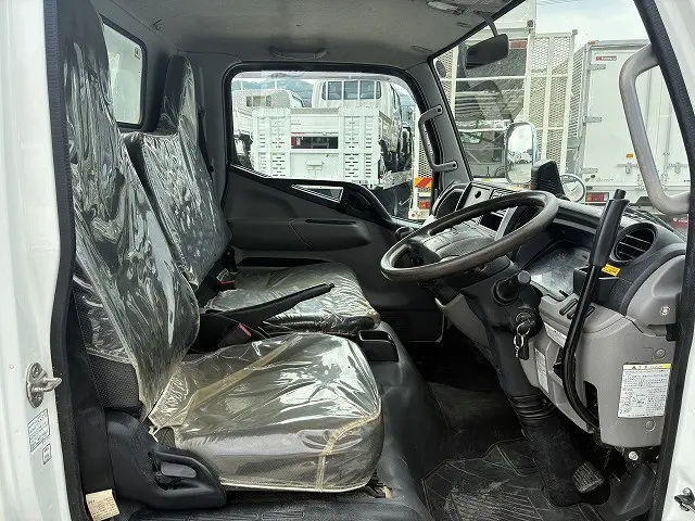 三菱 キャンター TPG-FBA60(2WD)の写真34