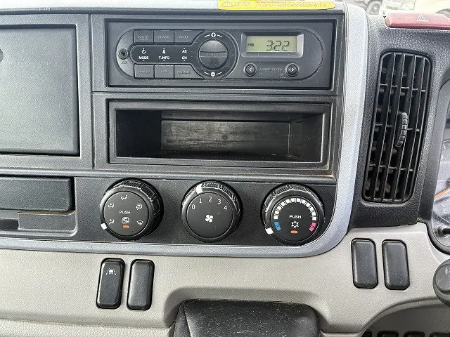 三菱 キャンター TPG-FBA60(2WD)の写真37