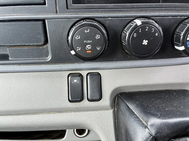 三菱 キャンター TPG-FBA60(2WD)の写真50