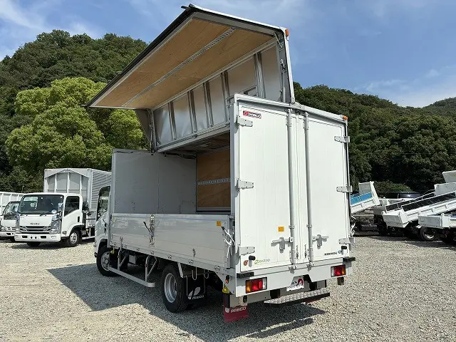 いすゞ エルフ 2RG-NPR88AM(2WD)の写真4