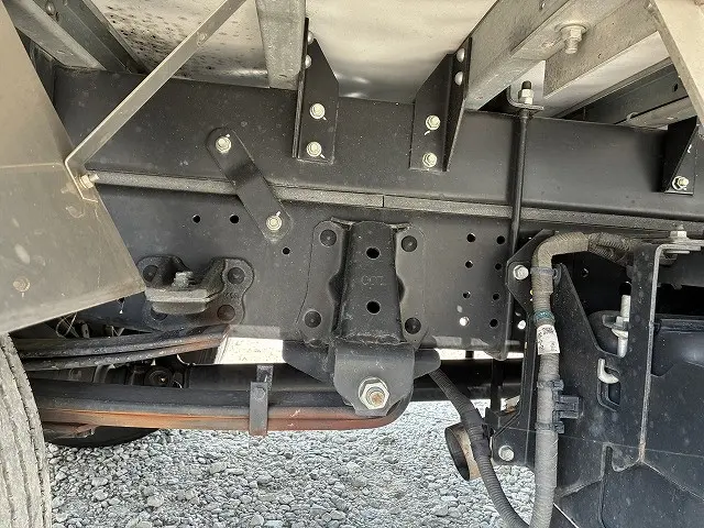 いすゞ エルフ 2RG-NPR88AM(2WD)の写真30