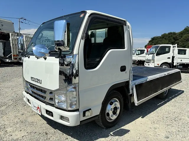 いすゞ エルフ 2RG-NJR88A(2WD)の写真9