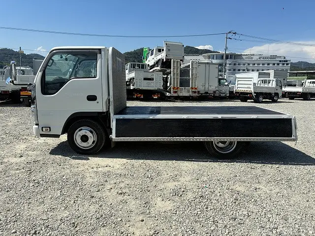いすゞ エルフ 2RG-NJR88A(2WD)の写真11