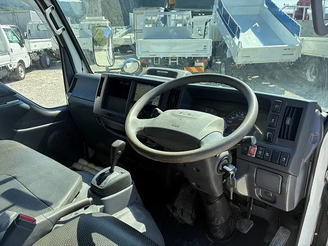いすゞ エルフ 2RG-NJR88A(2WD)の写真31