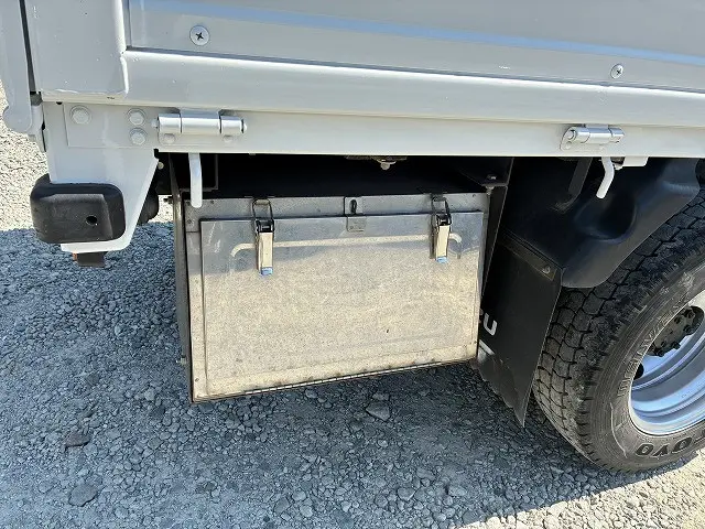 いすゞ エルフ 2RG-NJR88A(2WD)の写真42