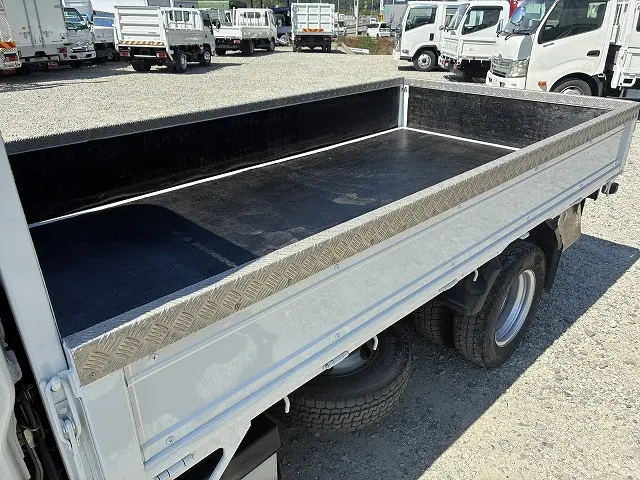 いすゞ エルフ 2RG-NJR88A(2WD)の写真48