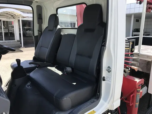 いすゞ エルフ TPG-NMR85AR(2WD)の写真37