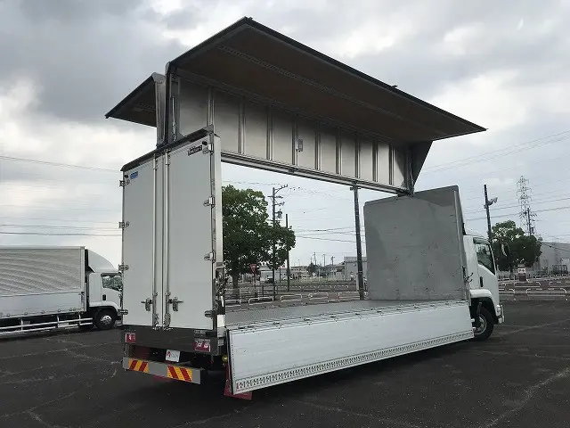 いすゞ フォワード 2RG-FRR90T4(2WD)の写真6