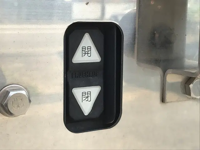 いすゞ フォワード 2RG-FRR90T4(2WD)の写真45