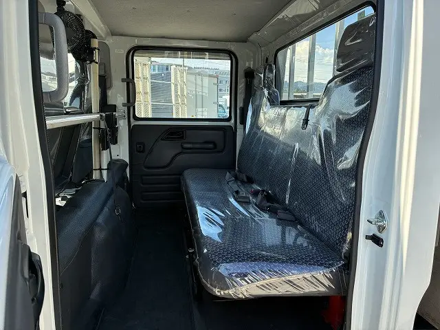 いすゞ エルフ 2RG-NPR88AR(2WD)の写真24