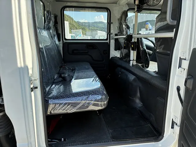 いすゞ エルフ 2RG-NPR88AR(2WD)の写真31