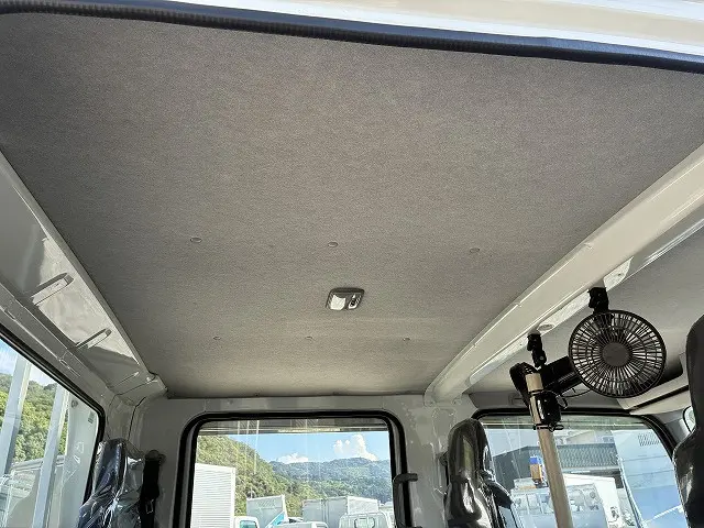 いすゞ エルフ 2RG-NPR88AR(2WD)の写真32