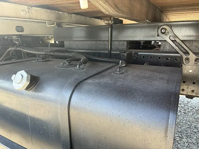 いすゞ エルフ 2RG-NPR88AR(2WD)の写真46