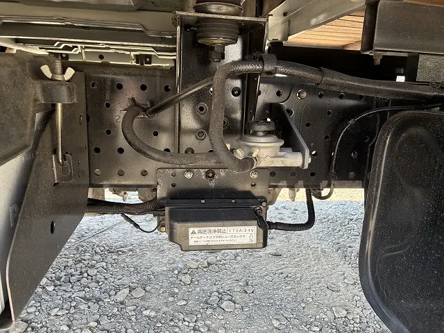 いすゞ エルフ 2RG-NPR88AR(2WD)の写真47
