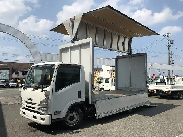 いすゞ エルフ 2RG-NPR88AN(2WD)の写真1