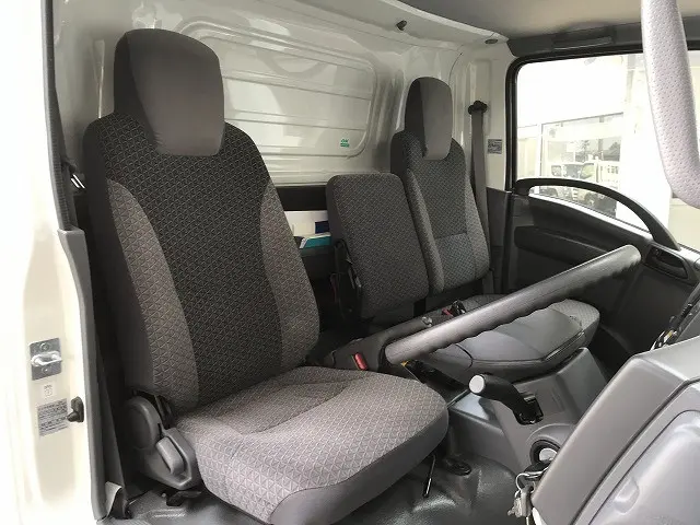 いすゞ エルフ 2RG-NPR88AN(2WD)の写真34