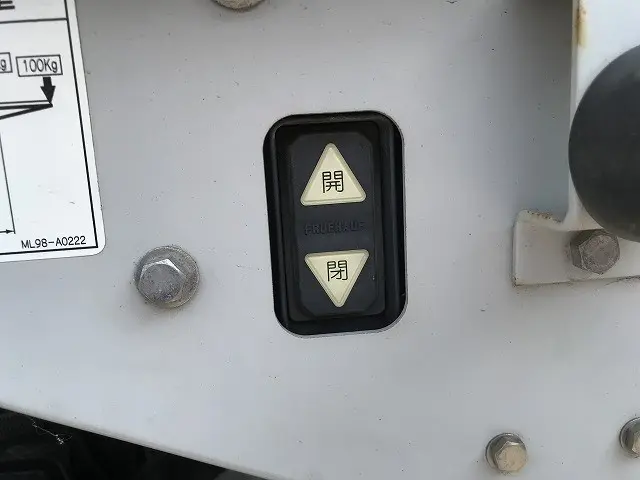 いすゞ エルフ 2RG-NPR88AN(2WD)の写真40