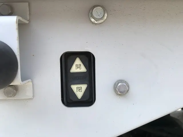 いすゞ エルフ 2RG-NPR88AN(2WD)の写真41