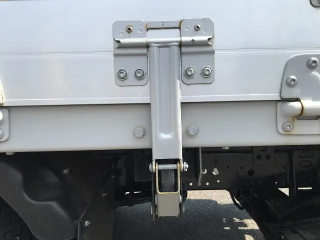 いすゞ エルフ 2RG-NPR88AN(2WD)の写真43