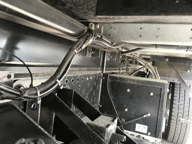 いすゞ エルフ 2RG-NPR88AN(2WD)の写真48