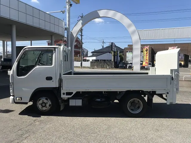 いすゞ エルフ TRG-NJR85A(2WD)の写真4