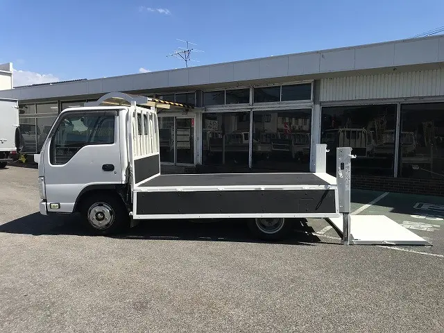 いすゞ エルフ TRG-NJR85A(2WD)の写真11
