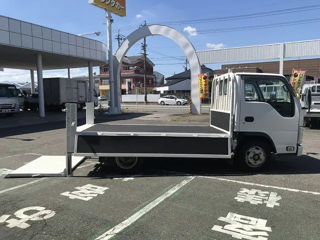 いすゞ エルフ TRG-NJR85A(2WD)の写真12