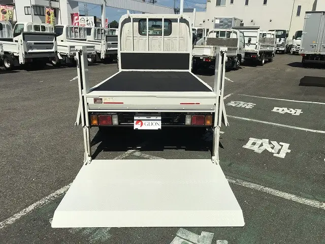 いすゞ エルフ TRG-NJR85A(2WD)の写真14