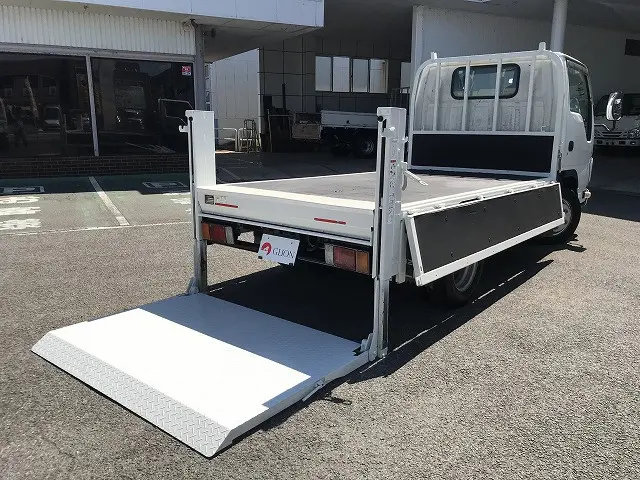 いすゞ エルフ TRG-NJR85A(2WD)の写真15