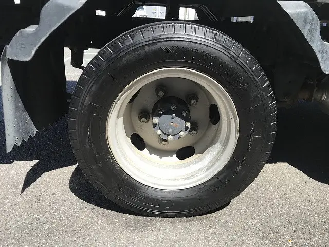 いすゞ エルフ TRG-NJR85A(2WD)の写真26