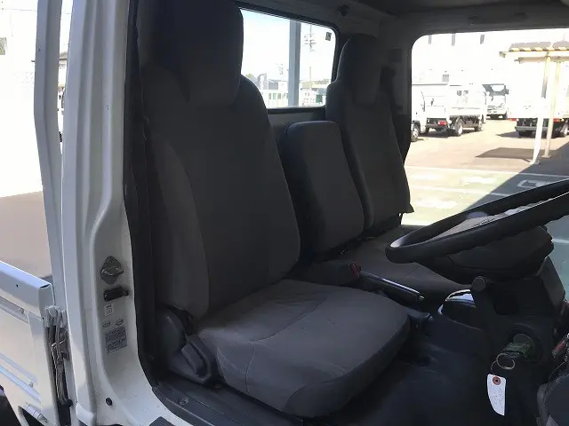 いすゞ エルフ TRG-NJR85A(2WD)の写真37