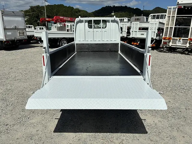 三菱 キャンター TKG-FBA20(2WD)の写真30