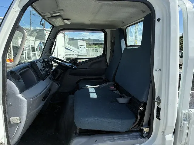 三菱 キャンター TKG-FBA20(2WD)の写真33