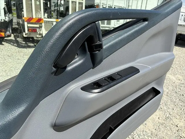 三菱 キャンター TKG-FBA20(2WD)の写真43