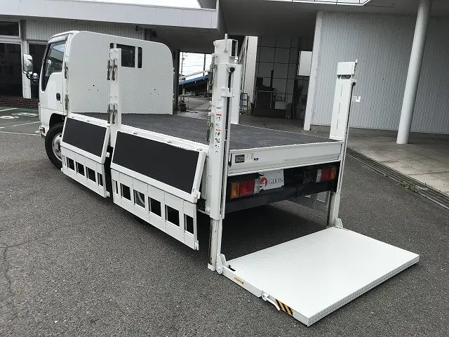 いすゞ エルフ TRG-NKR85A(2WD)の写真11