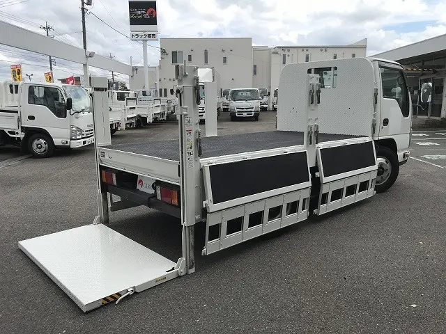 いすゞ エルフ TRG-NKR85A(2WD)の写真13