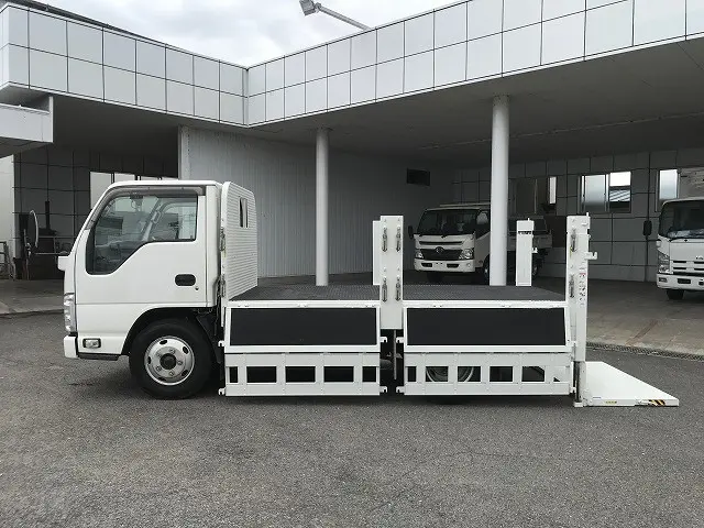 いすゞ エルフ TRG-NKR85A(2WD)の写真14