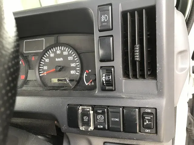 いすゞ エルフ TRG-NKR85A(2WD)の写真32