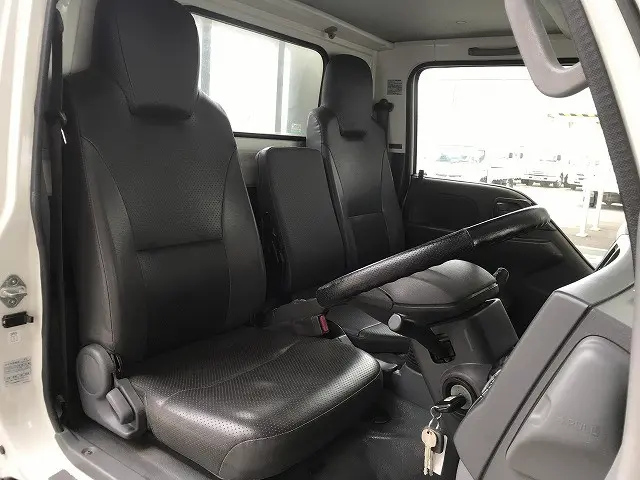 いすゞ エルフ TRG-NKR85A(2WD)の写真36