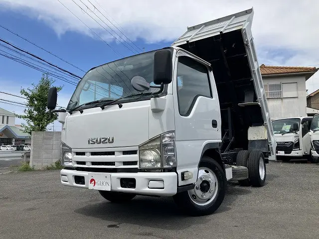 いすゞ エルフ BKG-NKR85AN(2WD)の写真1