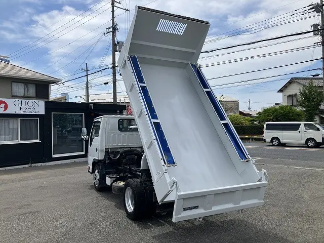 いすゞ エルフ BKG-NKR85AN(2WD)の写真6