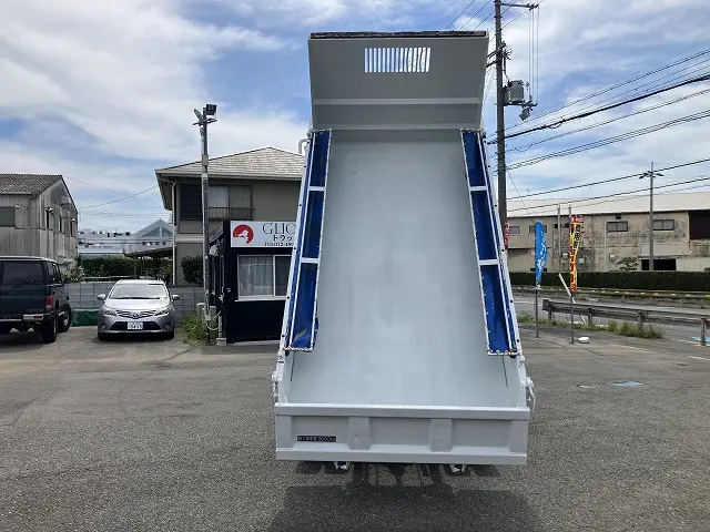 いすゞ エルフ BKG-NKR85AN(2WD)の写真7
