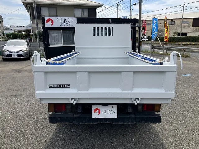 いすゞ エルフ BKG-NKR85AN(2WD)の写真14