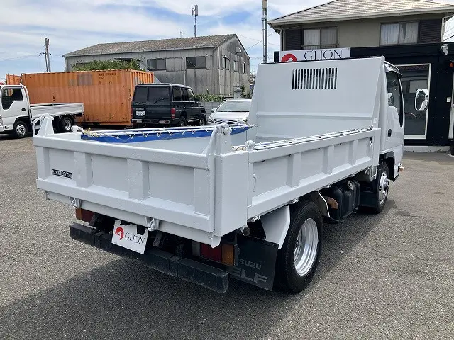 いすゞ エルフ BKG-NKR85AN(2WD)の写真15