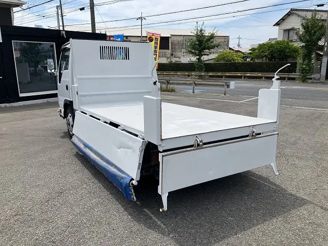 いすゞ エルフ BKG-NKR85AN(2WD)の写真20