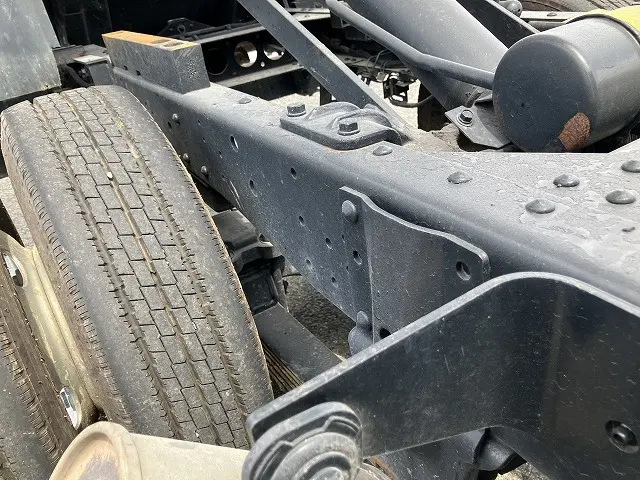 いすゞ エルフ BKG-NKR85AN(2WD)の写真26