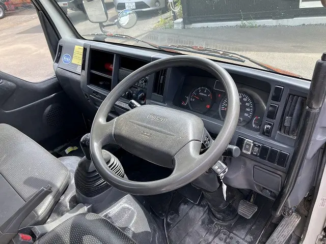 いすゞ エルフ BKG-NKR85AN(2WD)の写真33