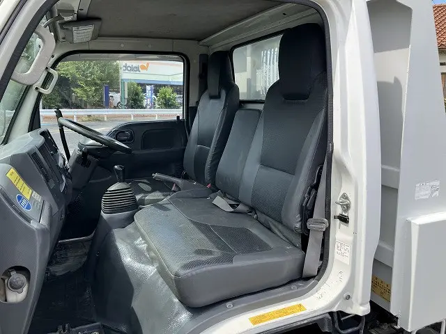 いすゞ エルフ BKG-NKR85AN(2WD)の写真38