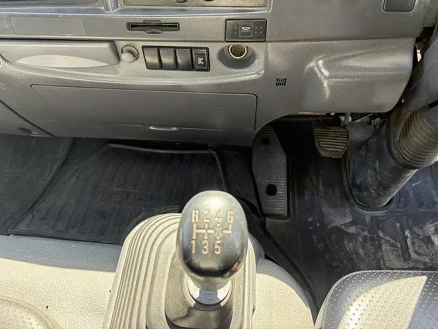 いすゞ フォワード SKG-FRR90S1(2WD)の写真38