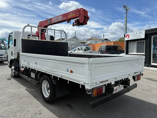 いすゞ エルフ BDG-NPS85AR(4WD)の写真6